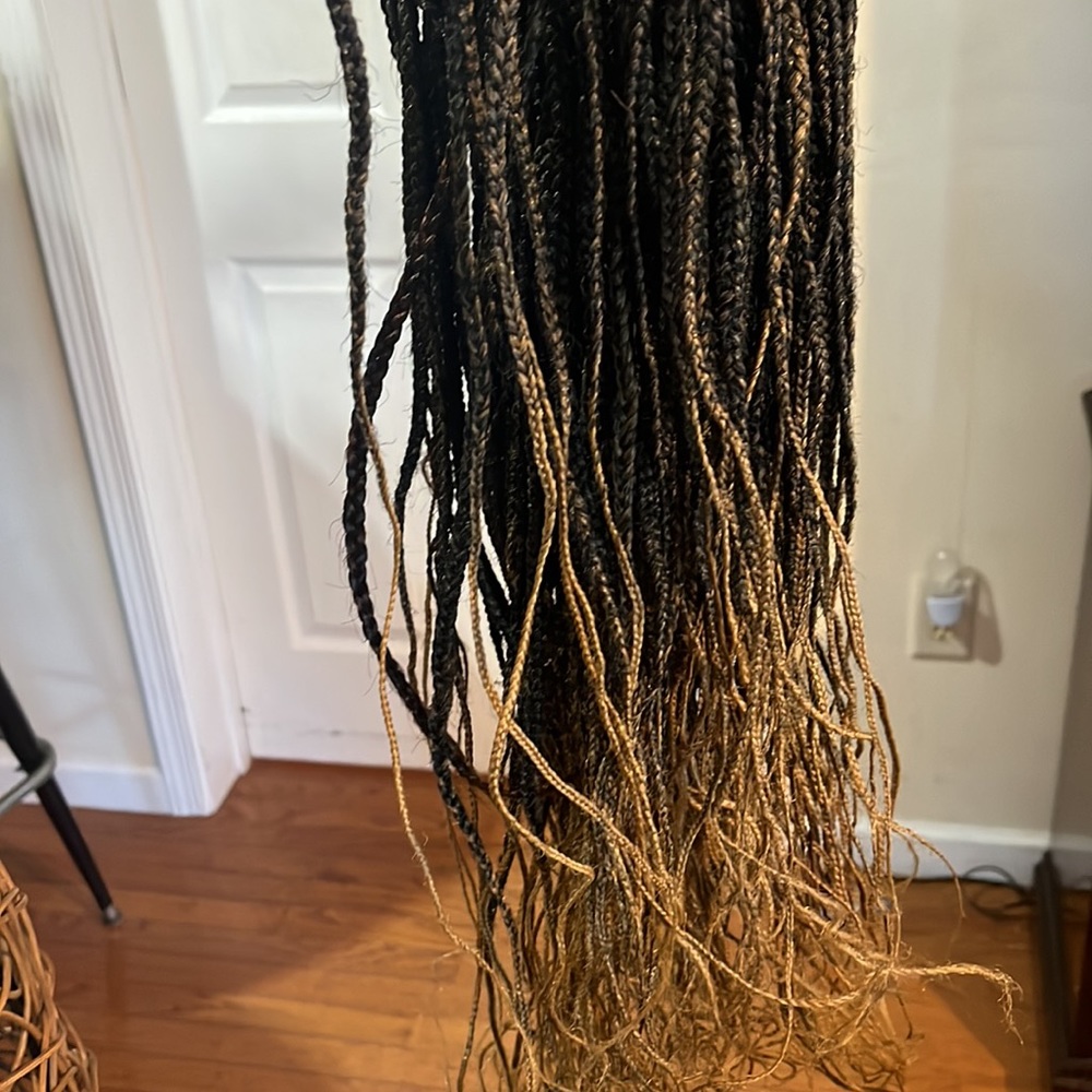 Braided wig - Picture 5 of 5